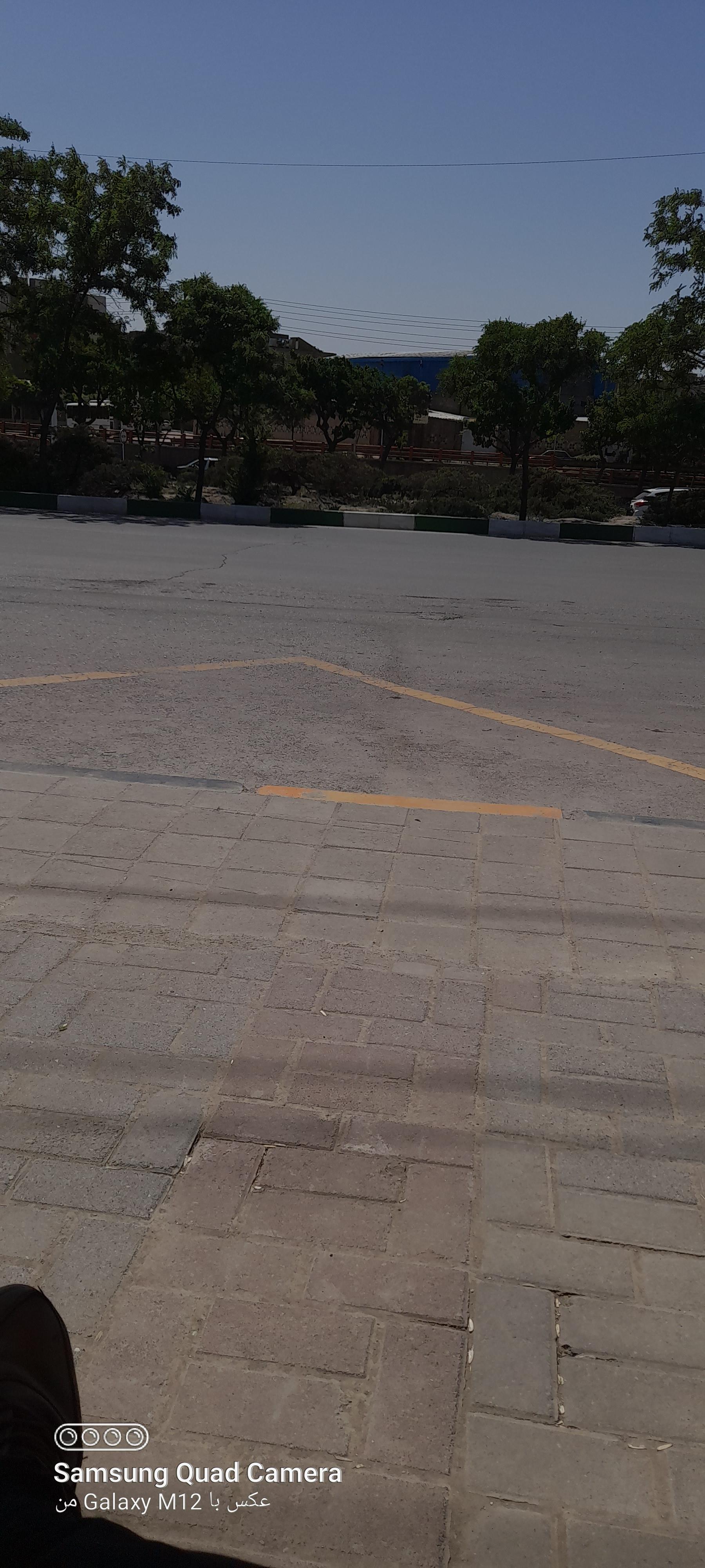 عکس ایستگاه اتوبوس کشاورز 3