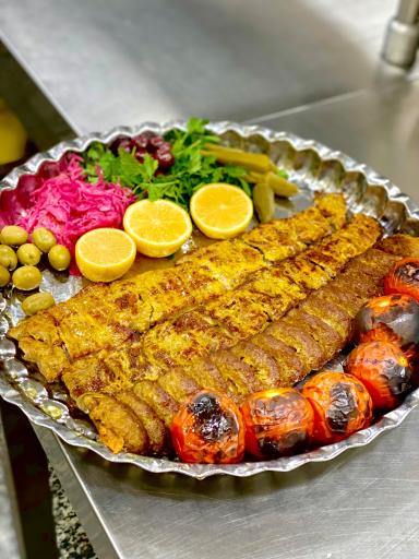 عکس رستوران گلریز
