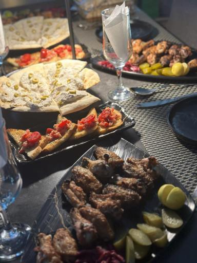 عکس رستوران لاکچریا استارا