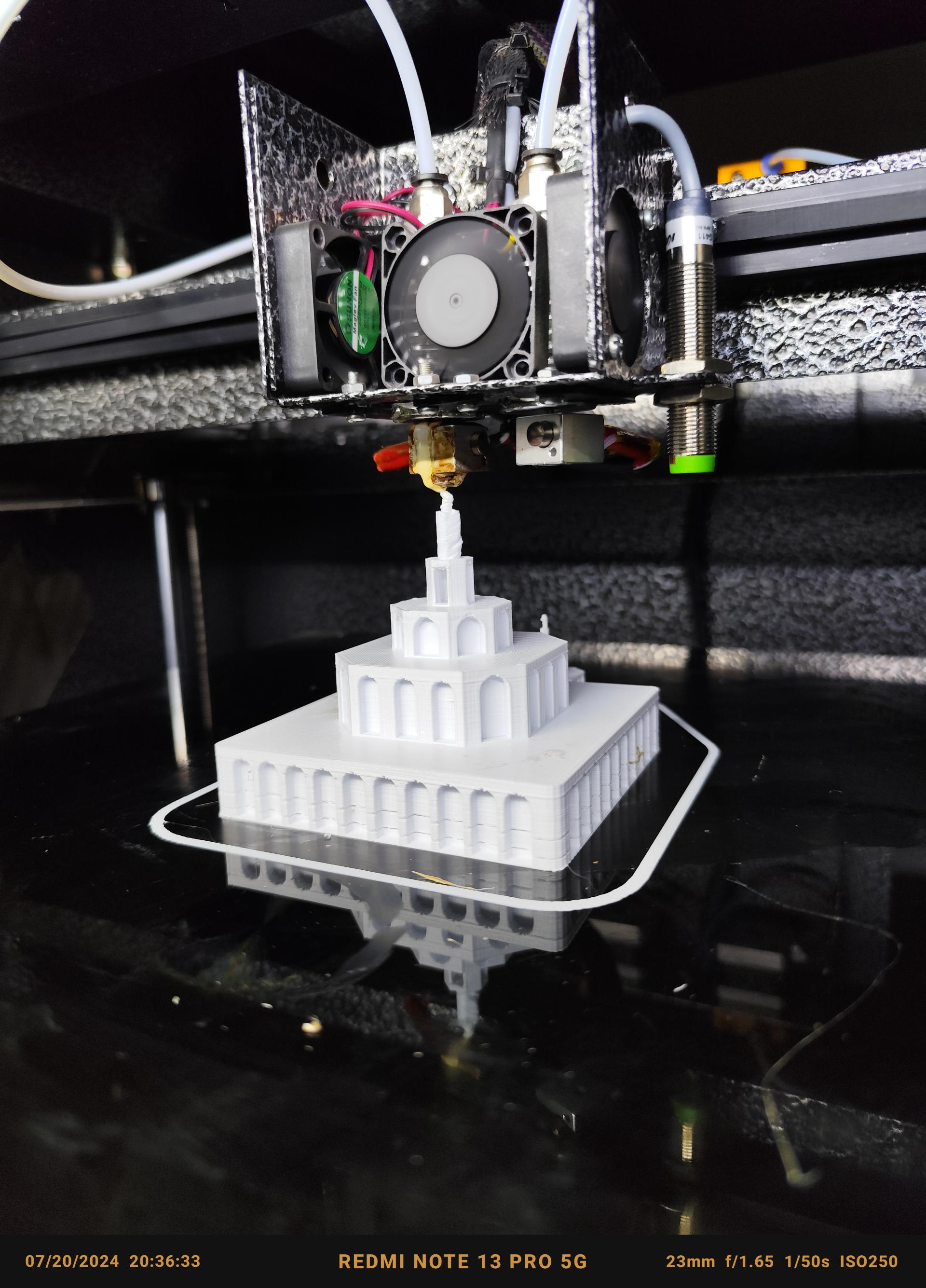 عکس لیزر و حکاکی پالس لیزر