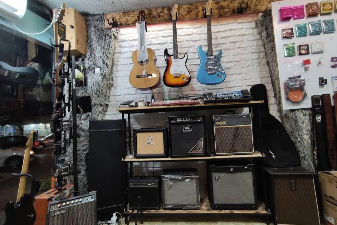 عکس فروشگاه گیتار سنتر