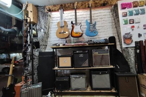عکس فروشگاه گیتار سنتر