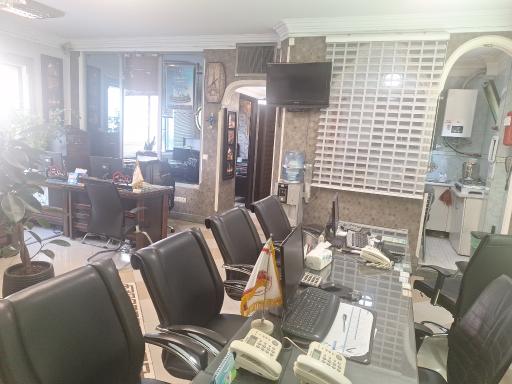 عکس مشاور املاک ۱خونه