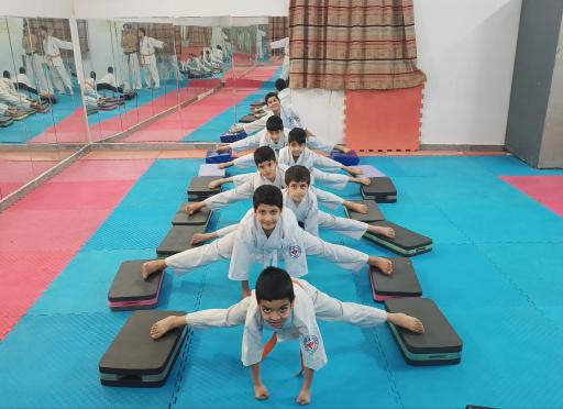 عکس باشگاه رزمی کیوکوشین ایرانیان