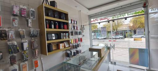 عکس لپ تاپ و موبایل سِوِن