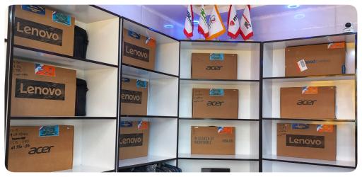 عکس لپ تاپ و موبایل سِوِن