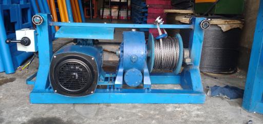 عکس بالابر و بتونیر ساختمانی مولویان