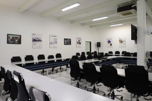 عکس شرکت صنایع الکترونیک مادیران