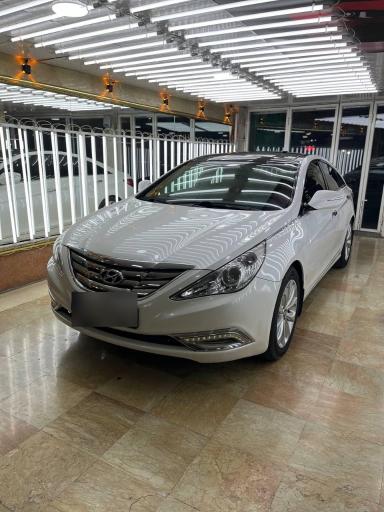 عکس کارشناسی و نمایشگاه خودرو مجید