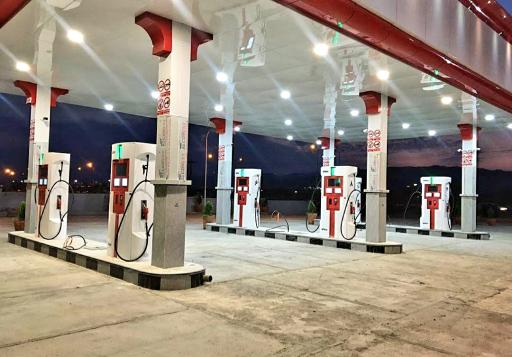 عکس پمپ بنزین فدک