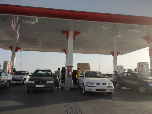 عکس پمپ بنزین فدک