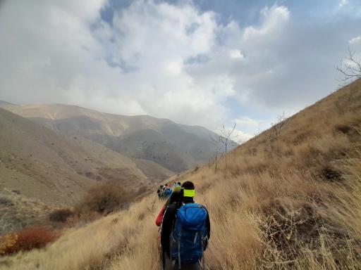 عکس طبیعت دره حصارک و مسیر قله بند عیش