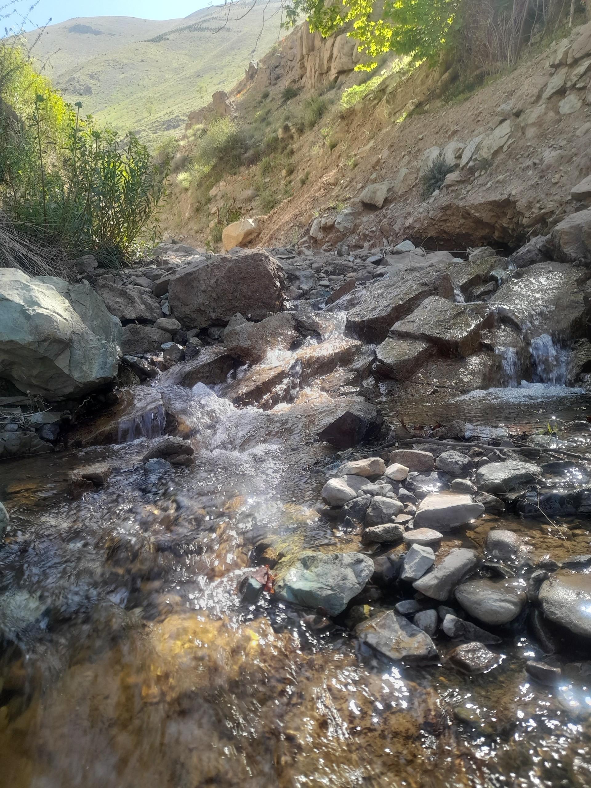 عکس طبیعت دره حصارک و مسیر قله بند عیش