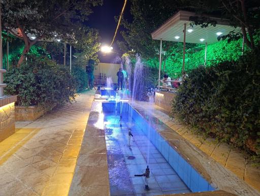 عکس تهیه غذای نیکتا