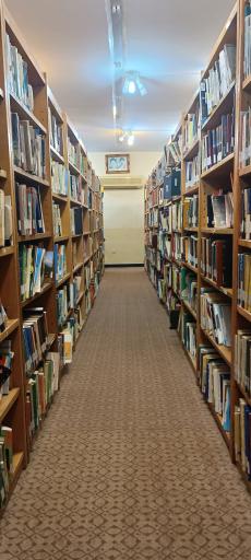 عکس سالن مطالعه و کتابخانه عمومی فتح المبین