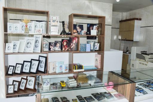 عکس لابراتوار رهبر