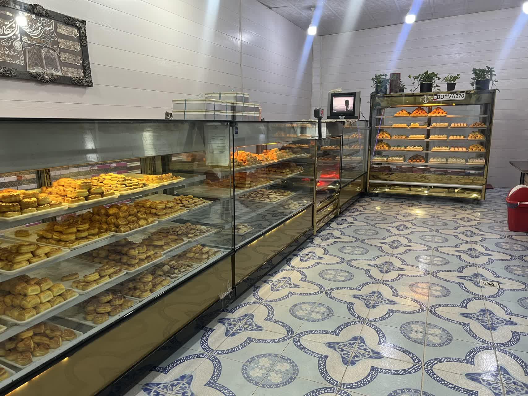 عکس شیرینی سرای نگین 