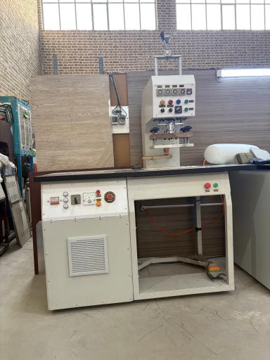 عکس دستگاه پرس جوش هایفرکانس