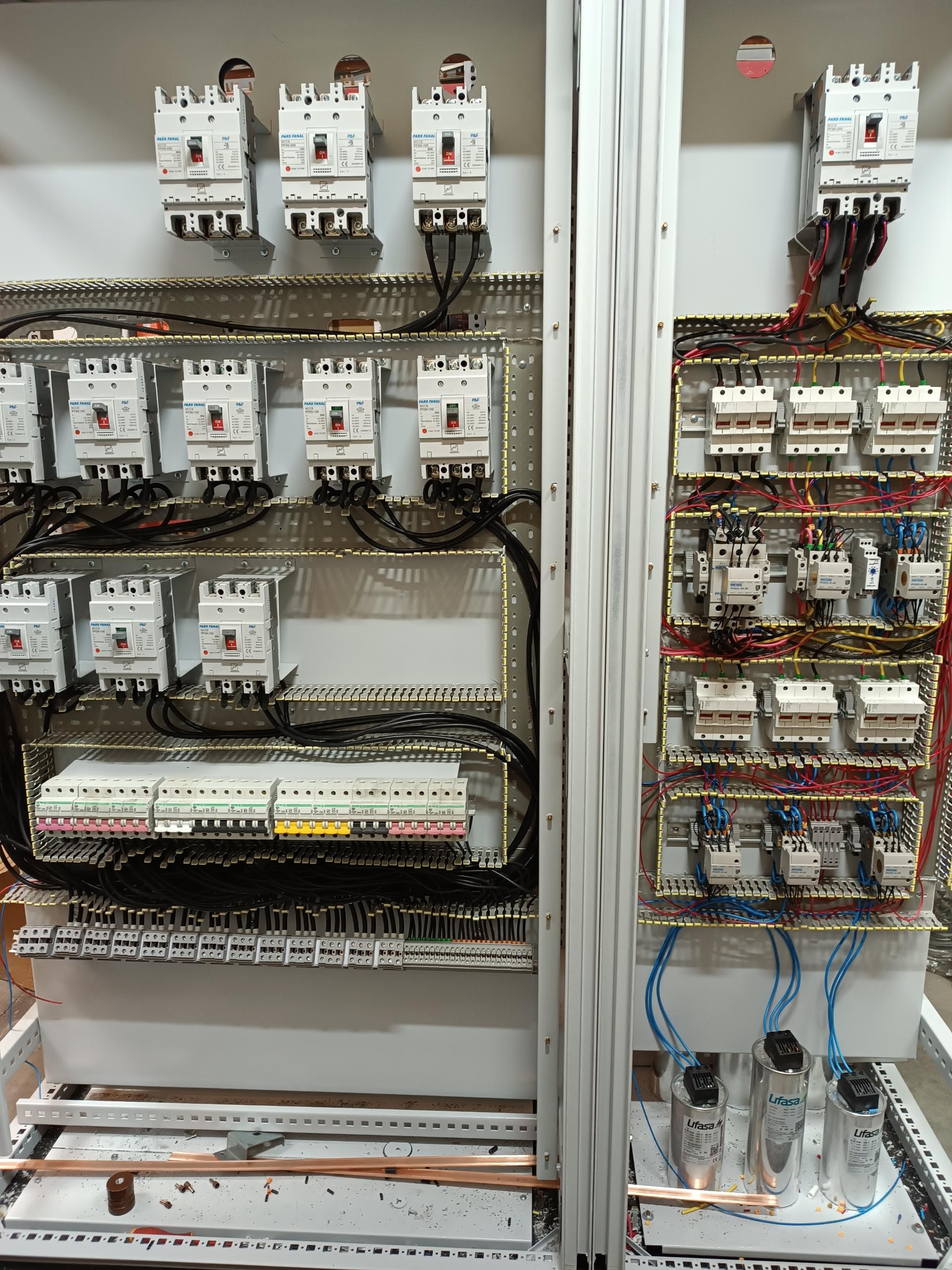 عکس برق صنعتی قائم شیرافکن