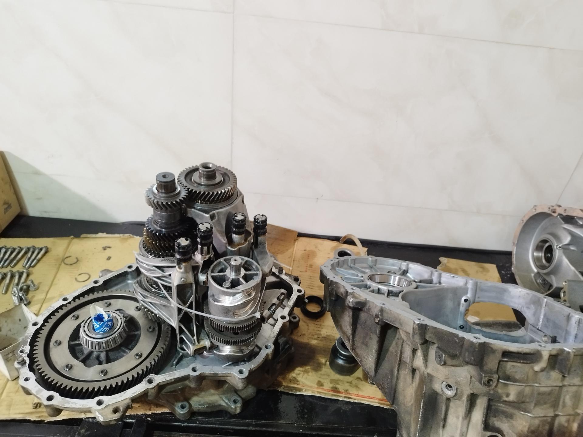 عکس تعمیرگاه گیربکس اتوماتیک پارس