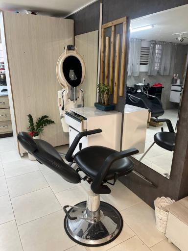 عکس سالن زیبایی و آموزشگاه فرزانه احمدی