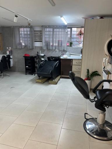 عکس سالن زیبایی و آموزشگاه فرزانه احمدی