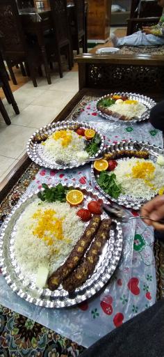 عکس رستوران شاه نشین