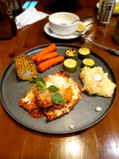 عکس رستوران دکتر نیک