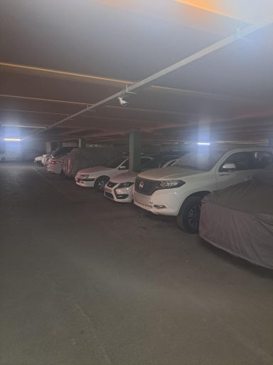 عکس پارکینگ طبقاتی بیستون