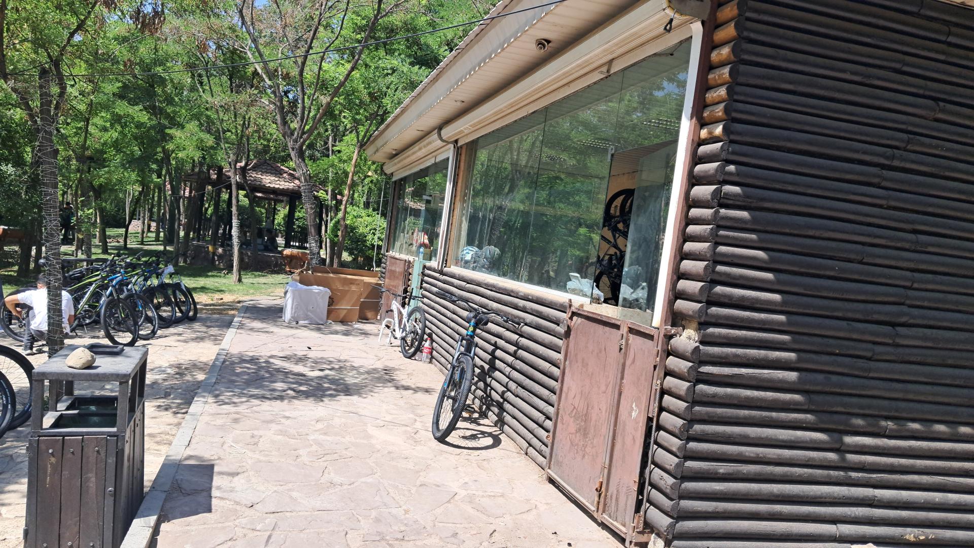 عکس اجاره دوچرخه پارک فدک