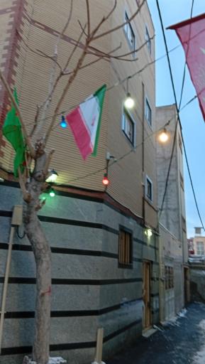 عکس ساختمان عقاب طلایی