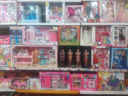 عکس فروشگاه اسباب بازی آدینه