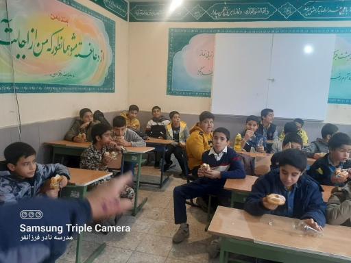 عکس دبیرستان پسرانه شهید فرزام فر