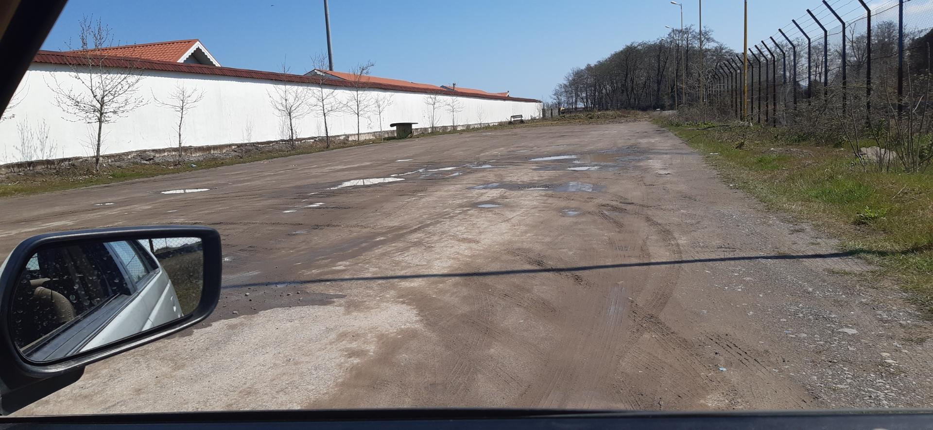 عکس پارکینگ استخر ساحلی منطقه آزاد