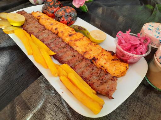 عکس غذاسرای حس‌خوب