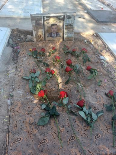 عکس مزار کریم محمدزاده