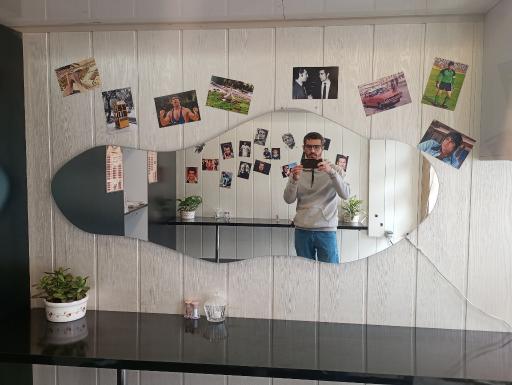 عکس کافه صبحانه و ساندویچ اردی بهشت