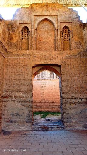 عکس رباط و کاروانسرای شرف