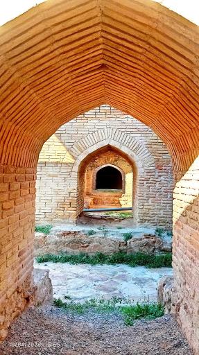عکس رباط و کاروانسرای شرف