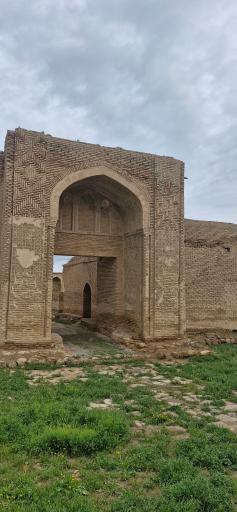 عکس رباط و کاروانسرای شرف