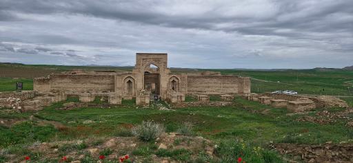 عکس رباط و کاروانسرای شرف