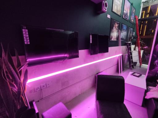 عکس گیم سنتر و محصولات فرهنگی سیسیل