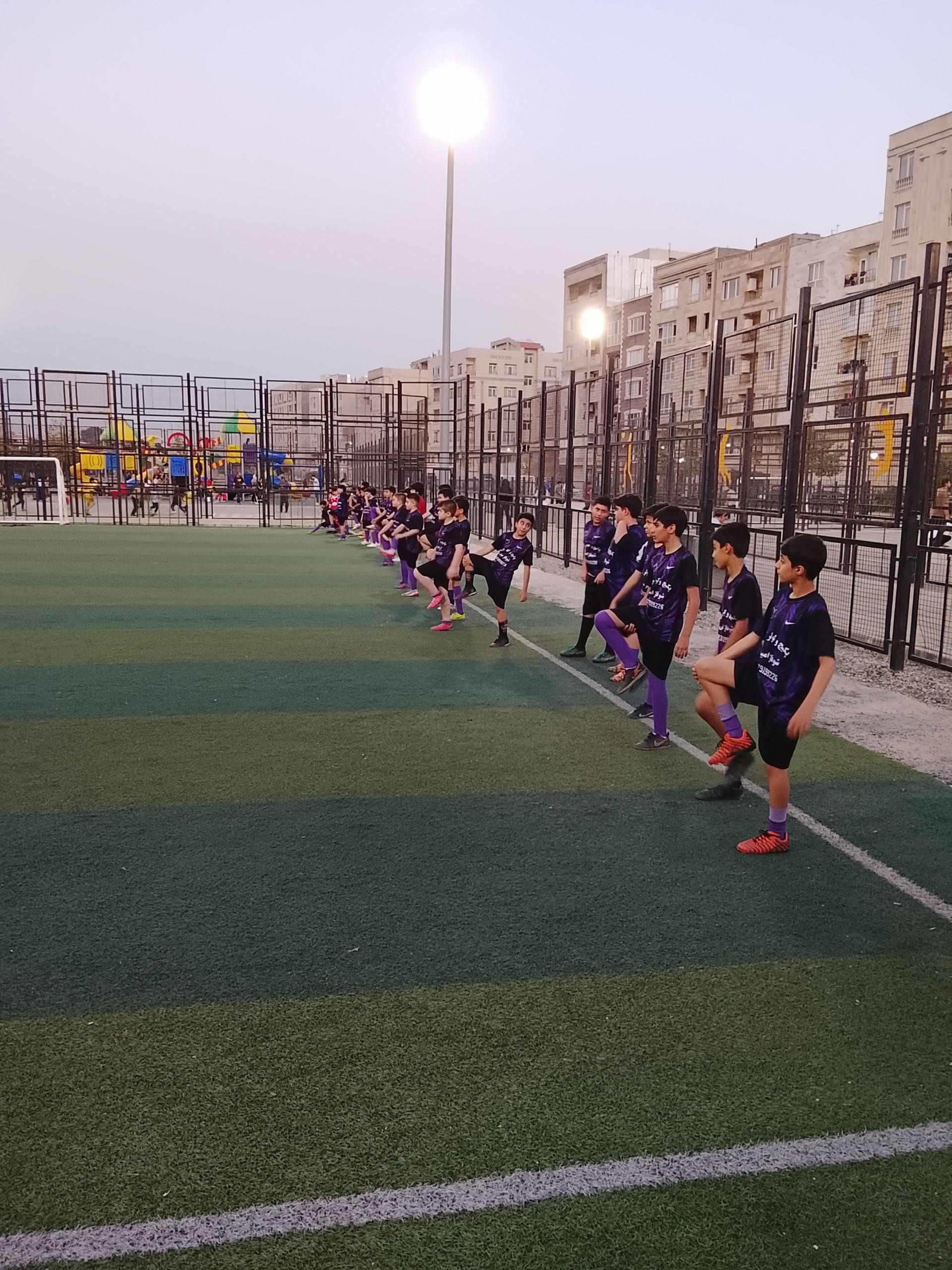 عکس آکادمی فوتبال آینده سازان 