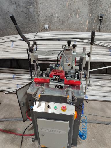 عکس کارگاه تولیدی شرکت الوند پنجره شعبه اسداباد