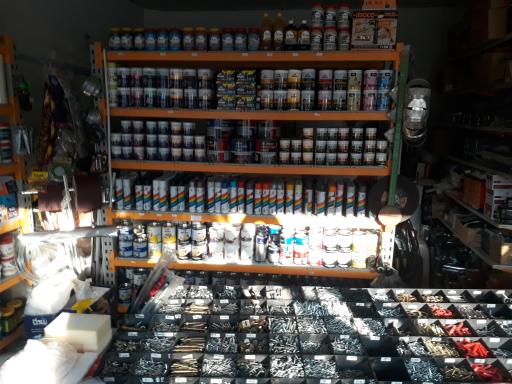 عکس رنگ و ابزار طاها