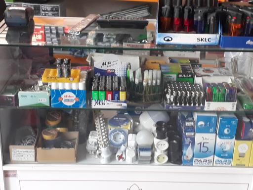 عکس رنگ و ابزار طاها