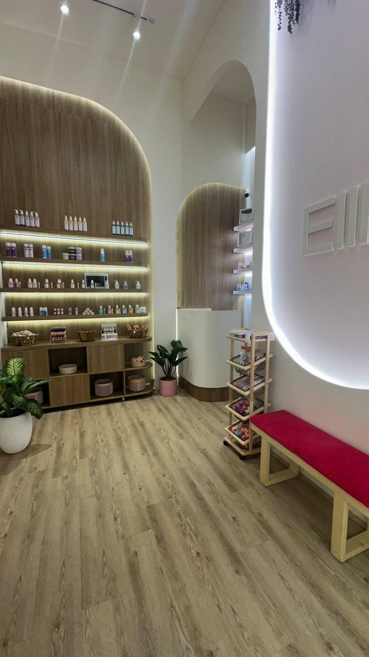 عکس فروشگاه محصولات پوست و مو گیاهی اِلا