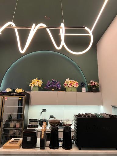 عکس کافه اینجا