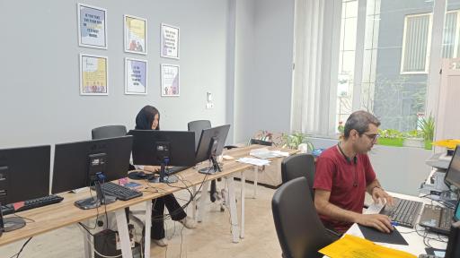 عکس دفتر ترجمه هم (مشفق سابق)