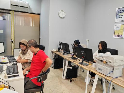 عکس دفتر ترجمه هم (مشفق سابق)